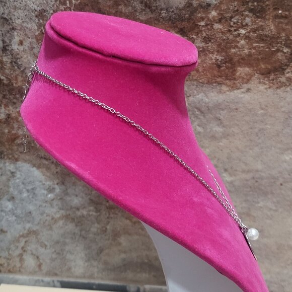 Thankful and Grateful Circular Pendant Silver Toned Necklace - Picture 7 of 12